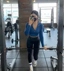 수납공간 4곳 있고, 레깅스 윗단부분처럼 쫀쫀함! 런닝벨트 착용한 후 폰넣고 수업해봤