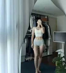 진짜 숏츠 맛집,,, 눈바디 찍을 때 너무 좋고 신축성도 좋아서 평소에 입기도 너무 좋아