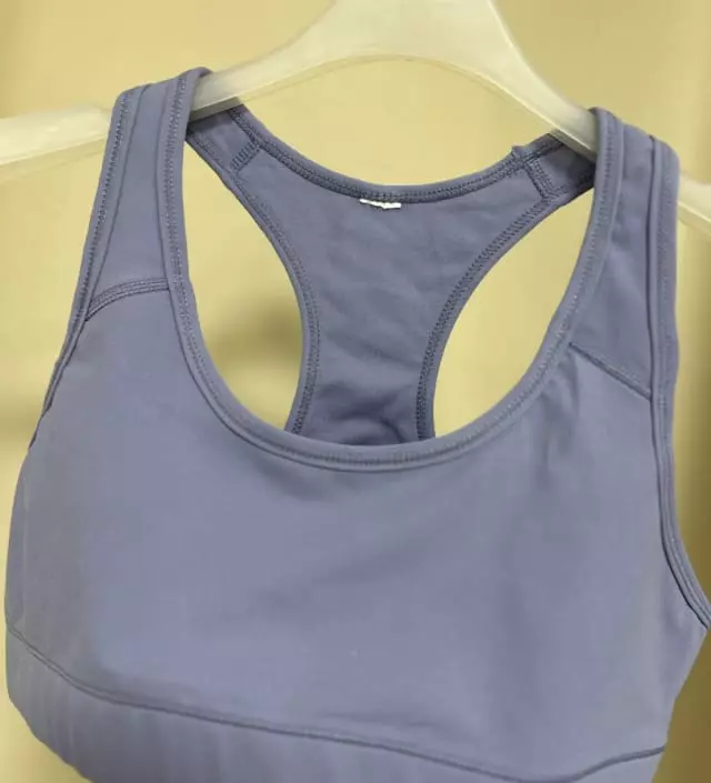 캡 없이 간편하게 입으려고 구매했는데, 부드러우면서 앞면 두께가 있어 좋아요 ;)