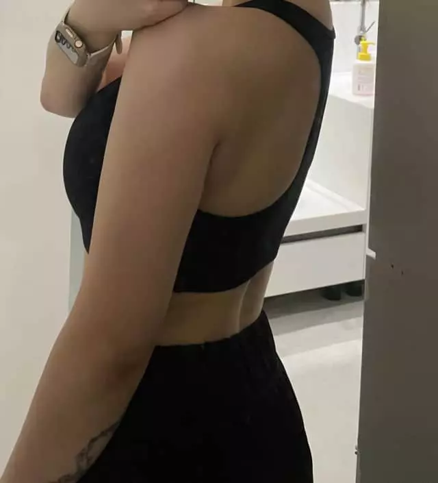 마침 브라탑 기본템이 필요했는데 버블라임에서 군더더기 없는 디자인에 너무 편안한 브