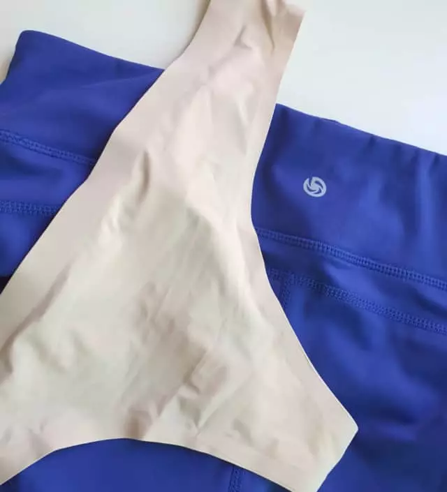 티팬티 봉재선 표시도 안나고 이물감 끼임없이 너무편하고 좋아요  세탁해봐도 늘어짐없