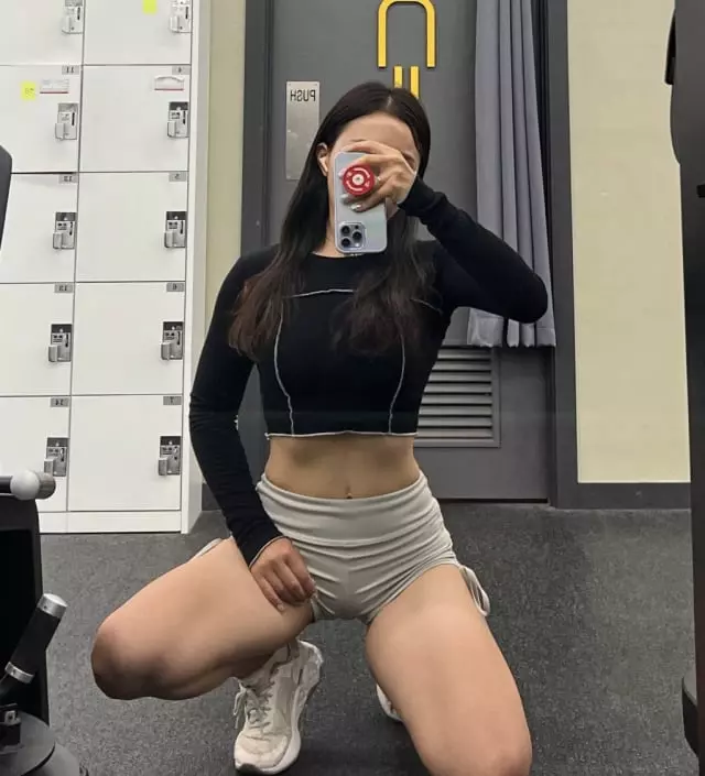 숏레깅스 넘 입어보고 싶었는데 그동안 자신이 없어서
