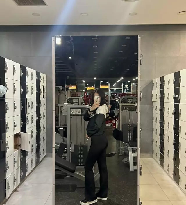 부츠컷 레깅스도 버블라임꺼 
