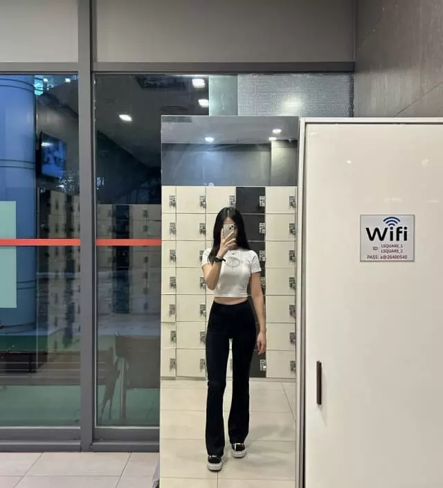 부츠컷 레깅스도 버블라임꺼 
