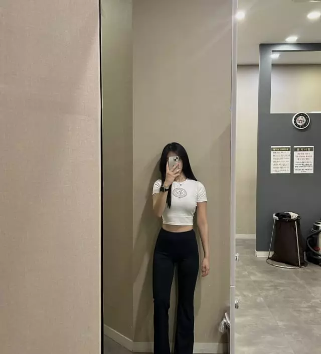 부츠컷 레깅스도 버블라임꺼 
