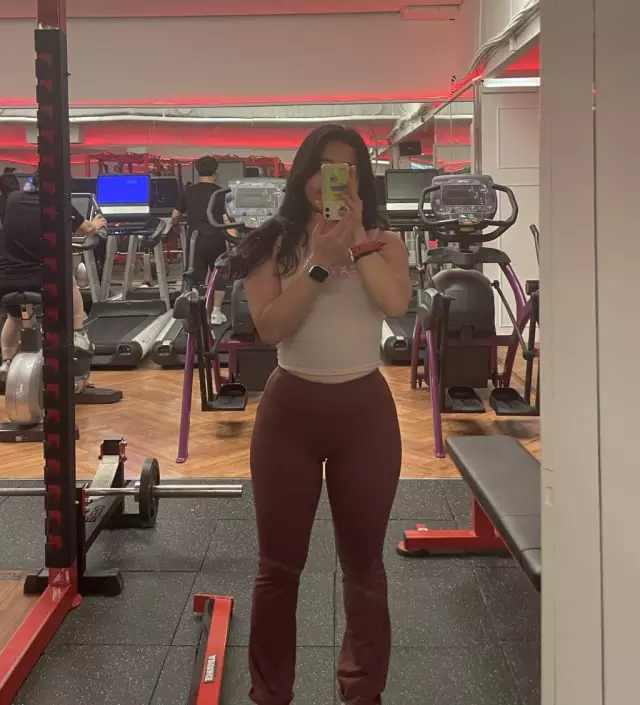 운동할때 속에 입고 운동하는데 비치지도 않고 너무 편해요🫶
