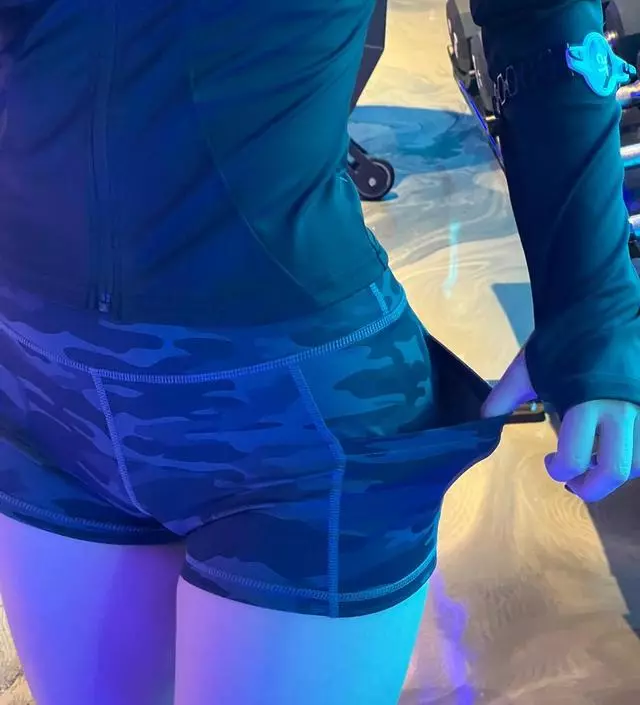 항상 레깅스 입을 때 팬티라인 티가 너무 나서 신경쓰였는데 자국 하나도 안 보이고 편