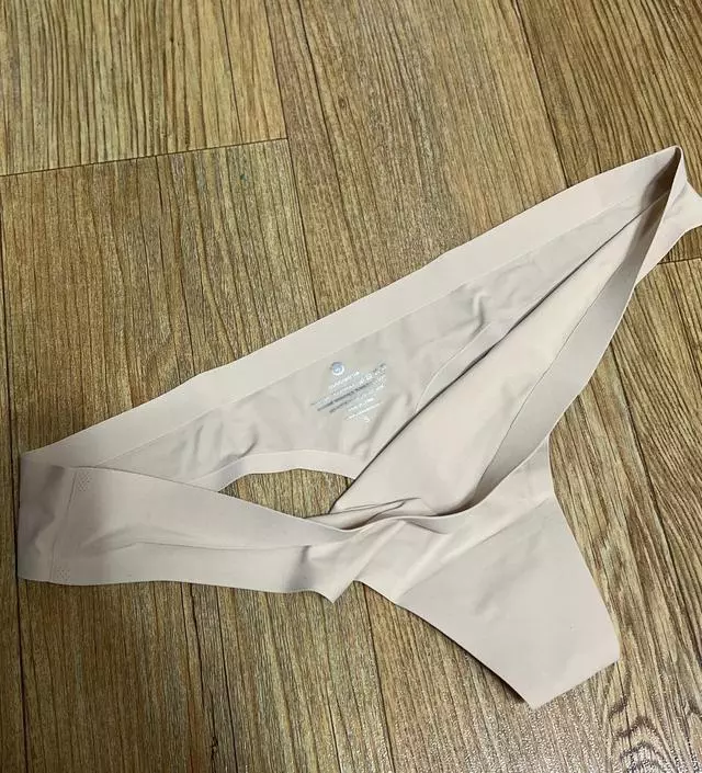 레깅스안에 입으려고 구매했습니다! 전에 사용하던 제픔들과 다르게 쫀쫀해서 매우 만족