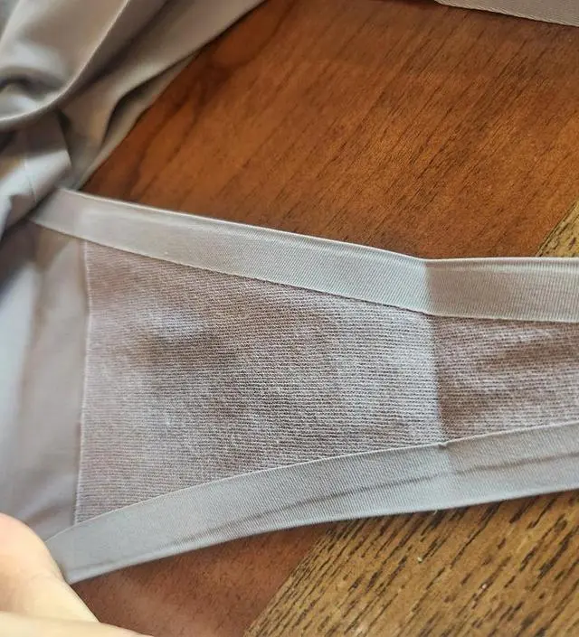 블랙.스킨 색상 써보고 있는 속옷 싹다 교체했습니다.
