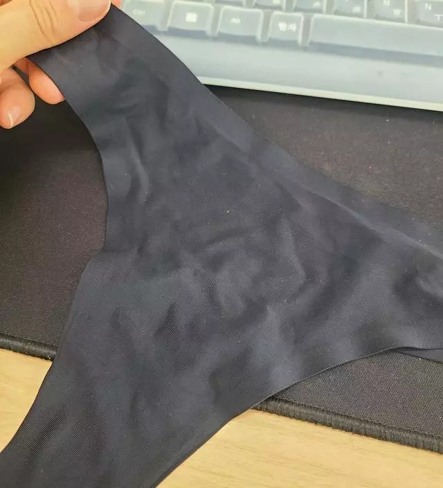 [네이버 스마트스토어 리뷰] 조금 잘 늘러나는 타입이긴 하지만 가격대비 괜찮은 제품같아요. 많이 마르고나 골반 없