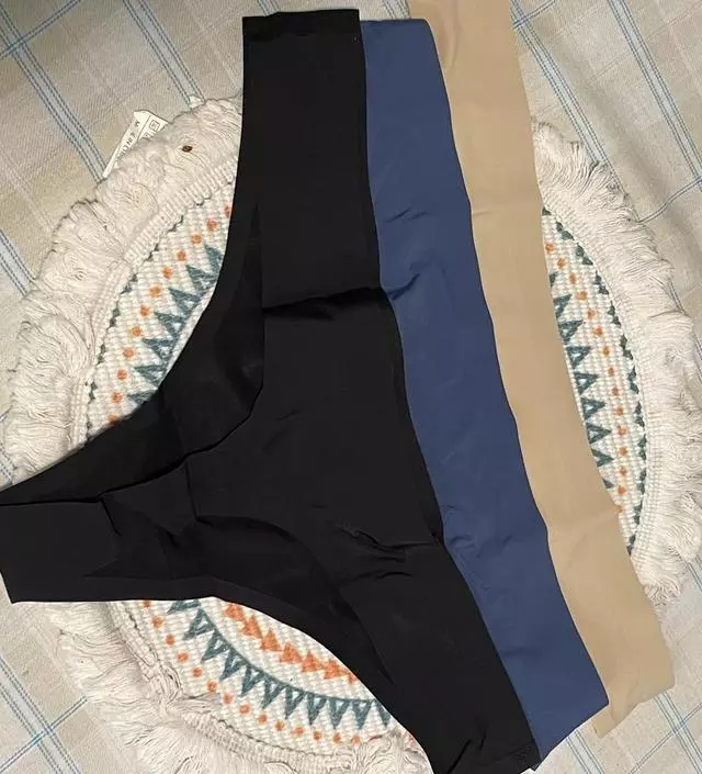 [네이버 스마트스토어 리뷰] [제품제공] 매일 헬스장에서 운동하는데 레깅스에 비치는 팬티자국이 너무 신경쓰이더라