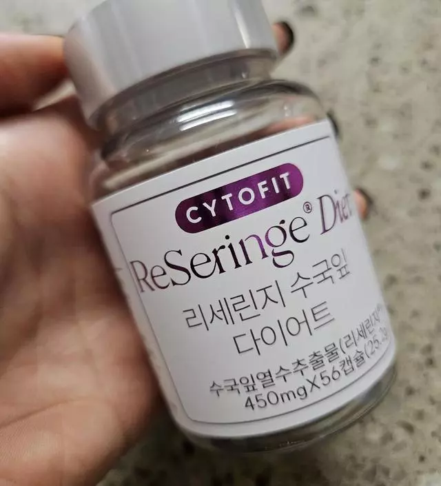 [네이버 스마트스토어 리뷰] 후기가 너무 좋아서 반신반의 하면서 시켜보았어요 먹은지 일주일 다되가는데 저는 아직