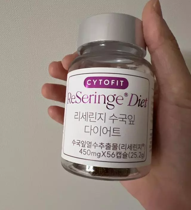 [네이버 스마트스토어 리뷰] 아직은 그렇다할 효과는 없지만 꾸준히 먹어봐야지요 ㅎㅎ 큰돈쓴만큼 효과사 있길 바라