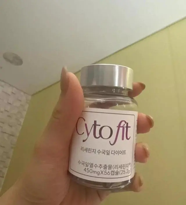 [네이버 스마트스토어 리뷰] 먹기 너무 편해요. 요즘 살이너무 쪄서 구매햇는데 부디 효과가 있기를.. ㅎ 두달후에 