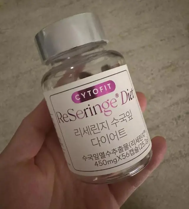 [네이버 스마트스토어 리뷰] 사람들이 하도 사진찍길래 저도 반신반의하며 사진을찍어뒀었는데 확실히 정말 라인이 