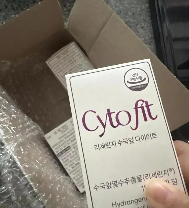 [네이버 스마트스토어 리뷰] 기대됩니다 진짜 몇번이나 장바구니에 담고 빼고 했는데 사봤어요 5-6키로가 안빠져서.