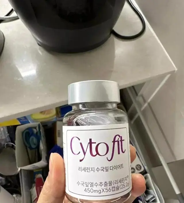 [네이버 스마트스토어 리뷰] 먹고있는데 아직효과는 모르겠어요 ~
