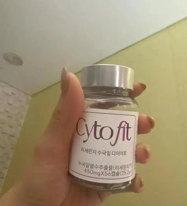 [네이버 스마트스토어 리뷰] 먹기 너무 편해요. 요즘 살이너무 쪄서 구매햇는데 부디 효과가 있기를.. ㅎ 두달후에 