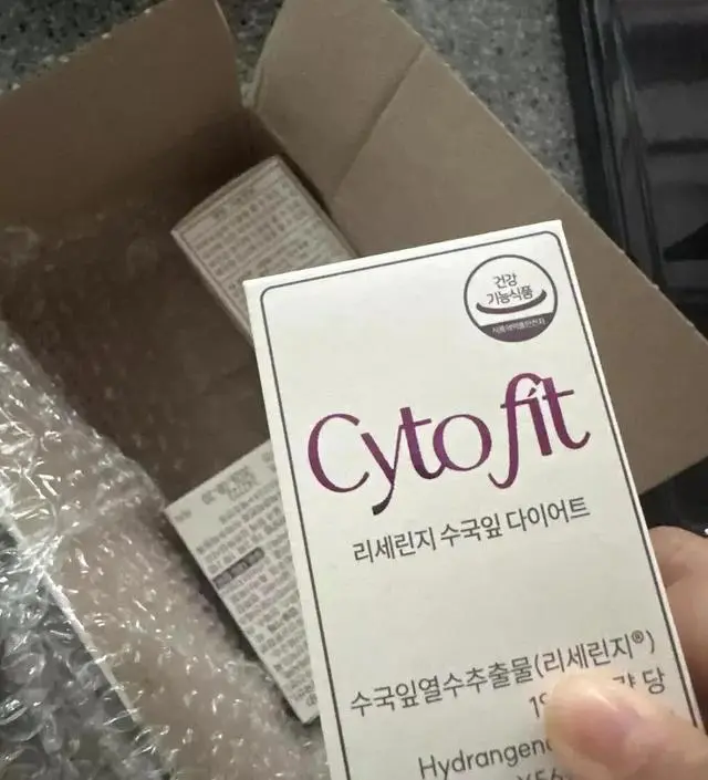 [네이버 스마트스토어 리뷰] 기대됩니다 진짜 몇번이나 장바구니에 담고 빼고 했는데 사봤어요 5-6키로가 안빠져서.