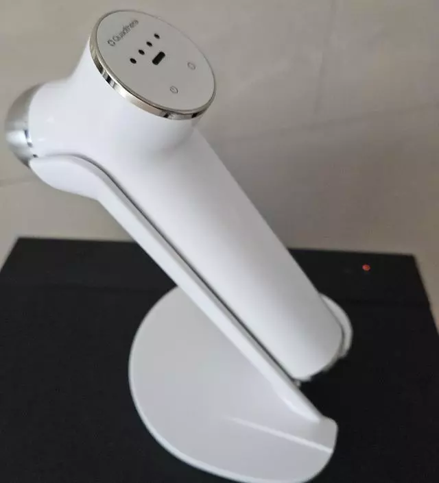 [네이버 스마트스토어 리뷰] 아직 눈에 띄는 효과는 크게는 없지만 손으로 만졌을때 피부 탄력도는 개선된거 같아요