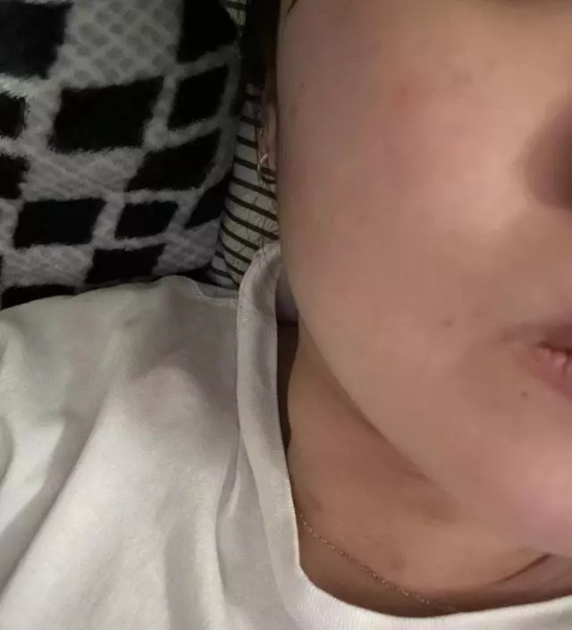 [네이버 스마트스토어 리뷰] 피부가 좀 더 윤기나게 변한것같은 느낌이에요! 좀 더 자주 사용해봐야 확실히 알수있응