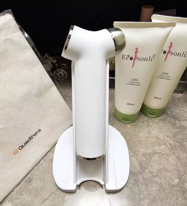 [네이버 스마트스토어 리뷰] 구매하고 다음날 택배가 도착되어 신속해서 좋았고요. 꼼꼼한 포장, 거치대, 젤, 파우치