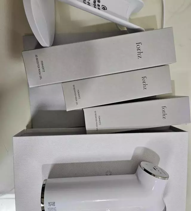구매한지 얼마되지 않았지만, 며칠 사용한 결과 피부결 개선되는 느낌과 화장품이 흡수
