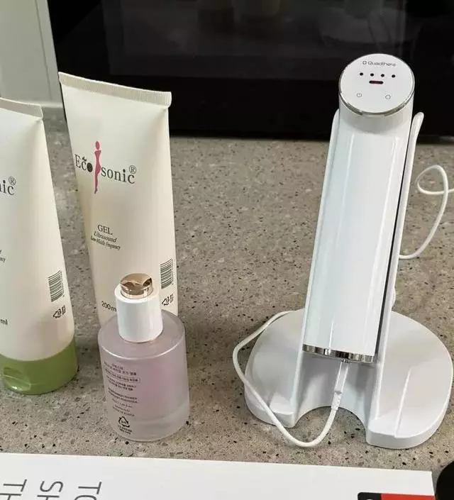 [네이버 스마트스토어 리뷰] 아내 생일 선물로 구매했습니다~이틀썼지만 뭔가 효과가 있는것같다고 좋아하는 모습을