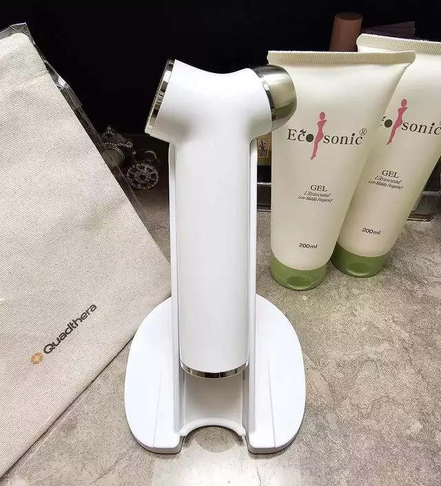 [네이버 스마트스토어 리뷰] 구매하고 다음날 택배가 도착되어 신속해서 좋았고요. 꼼꼼한 포장, 거치대, 젤, 파우치