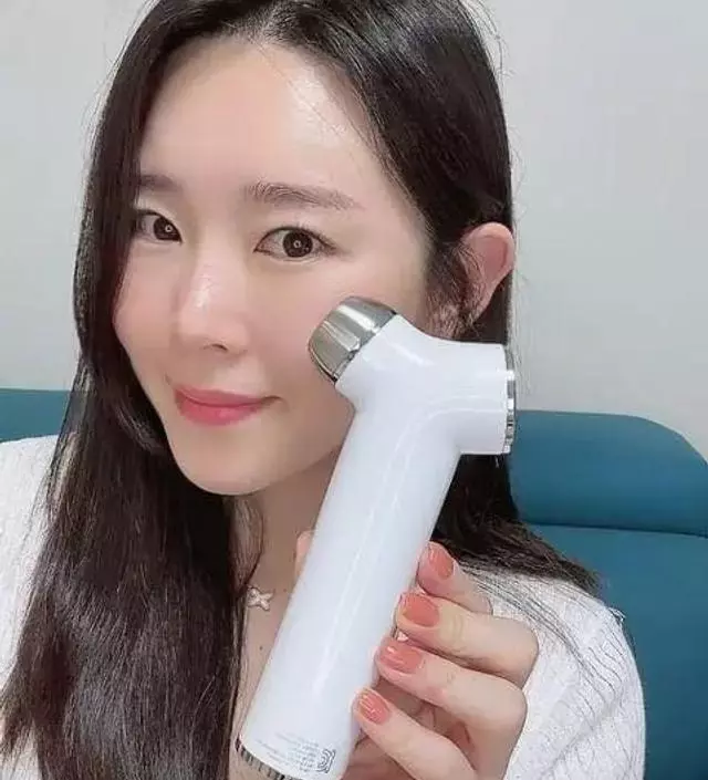 #협찬 피부 뿌리부터 케어하는 물방울리프팅 쿼드쎄라 홈케어 디바이스✨
