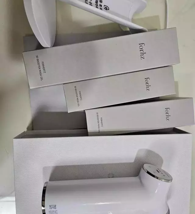 구매한지 얼마되지 않았지만, 며칠 사용한 결과 피부결 개선되는 느낌과 화장품이 흡수