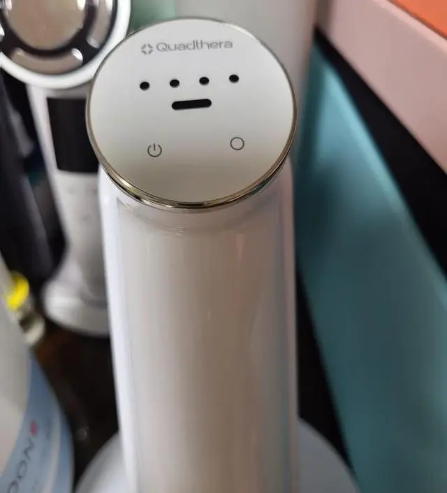 아직은 잘 모르겠지만 자극은 없어서 쓰고있어요 눈에 보이는 효과가 없어서 매일은 안