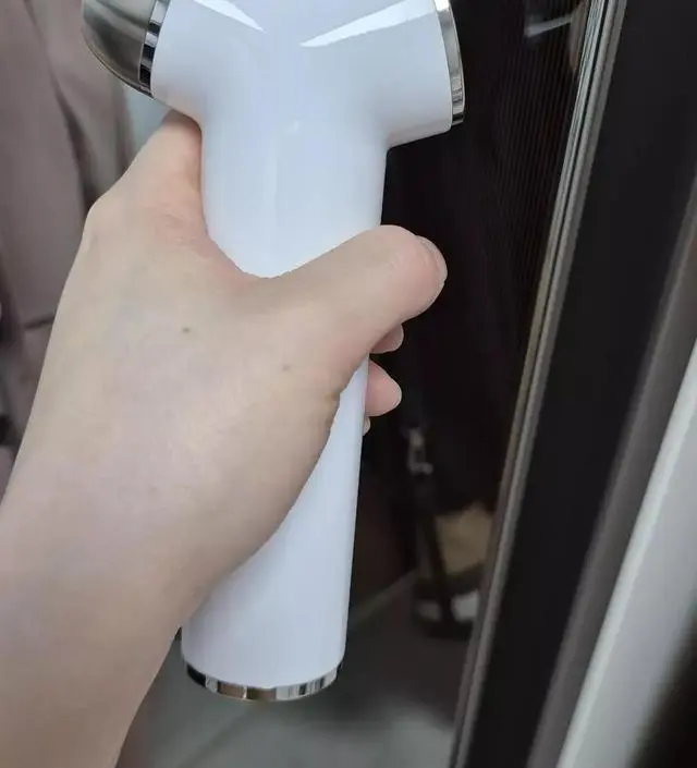 [네이버 스마트스토어 리뷰] 홍조가 살짝 나아진 정도. 드라마틱한 효과는 아닙니다. 모드1로 썻다가 피부 뒤집어진