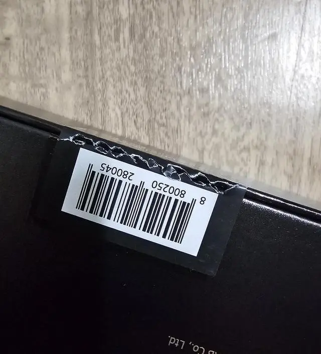 오늘빋아보고 바로 뜯어봤는데 누가 열어본 흔적이 있네요
