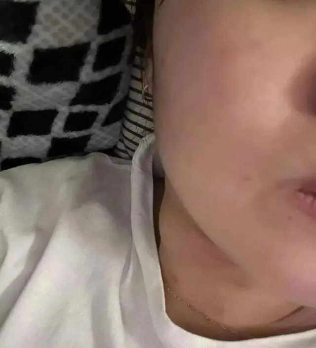 [네이버 스마트스토어 리뷰] 피부가 좀 더 윤기나게 변한것같은 느낌이에요! 좀 더 자주 사용해봐야 확실히 알수있응