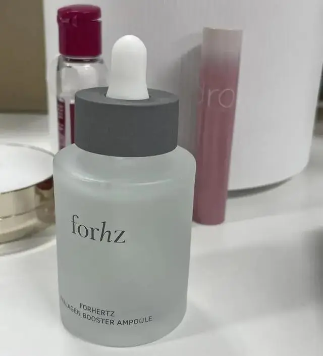 피부가 확실히 좋아진 걸 느꼈고 제가 써본 수분앰플 중에 최고인 것 같습니다! 친구들