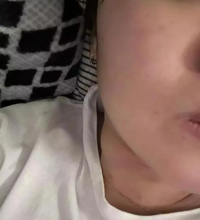 [네이버 스마트스토어 리뷰] 피부가 좀 더 윤기나게 변한것같은 느낌이에요! 좀 더 자주 사용해봐야 확실히 알수있응