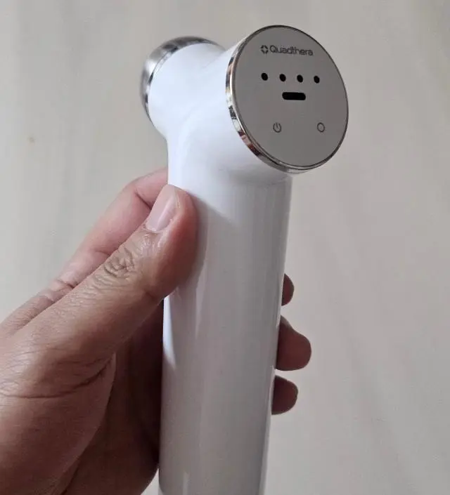 2주 정도 썼는데 피부결이 좋아지는 것 같애요. 사용하기도 간편하서 만족합니다.
