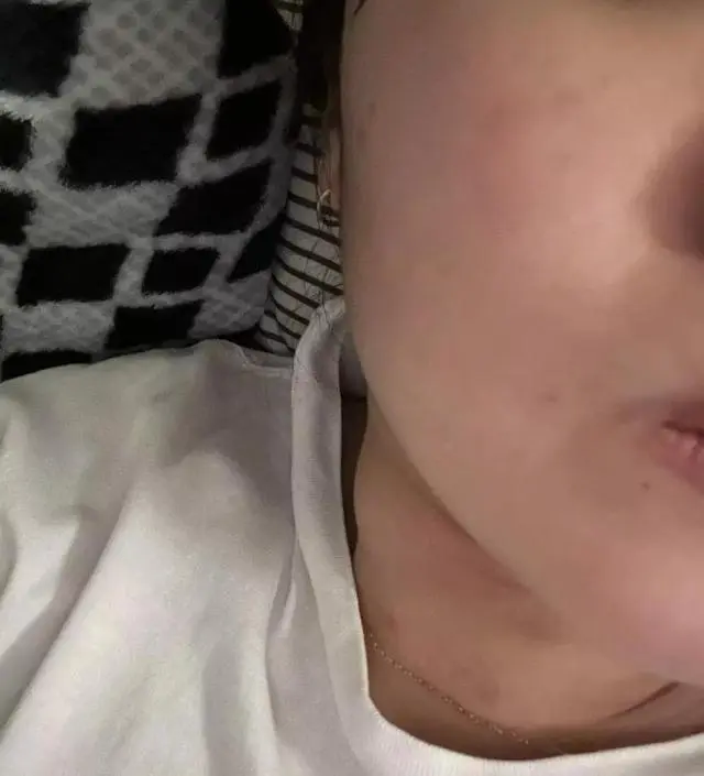 [네이버 스마트스토어 리뷰] 피부가 좀 더 윤기나게 변한것같은 느낌이에요! 좀 더 자주 사용해봐야 확실히 알수있응