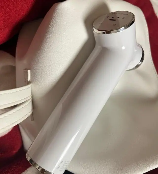 한달동안 매일매일은 아니고 그래도 꾸준히 사용했더니 주변에서 피부톤이 좋아졌다는 