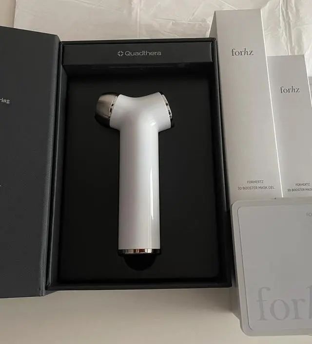 와이프가 피부관리기를 갖고 싶어해서 유투브랑 네이버 검색하던중 쿼드쎄라를 알게되어
