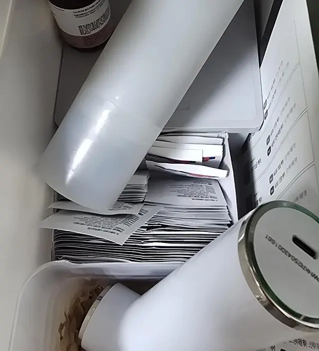 충전기 꼽을 때마다 스파크가 튑니다 이러다 불나는거 아닌가 모르겠네요ㅡㅡ??? 여기저