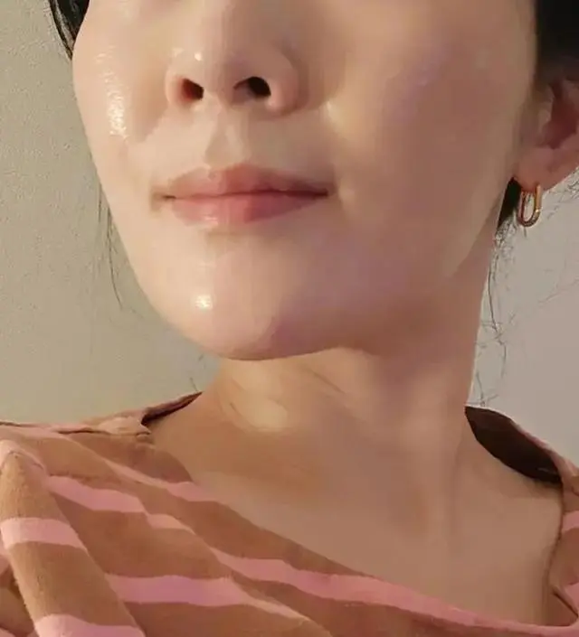 설 연휴부터 이틀 정도 빼고 꾸준히 사용중입니다😉 한살 두살 먹어가다보니 수분감, 탄