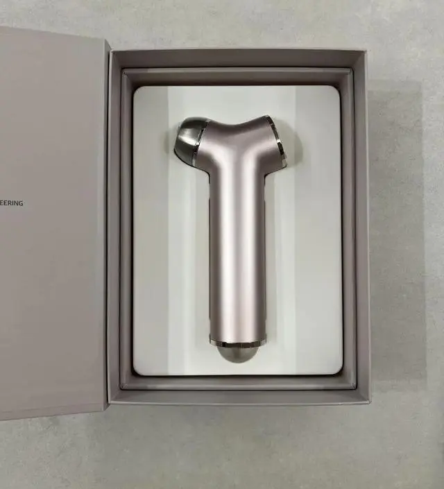 하루에 두번씩 하고있아요 확실히 그냥 로션만 바를째보다 촉촉하고 피부에 광채가 도는