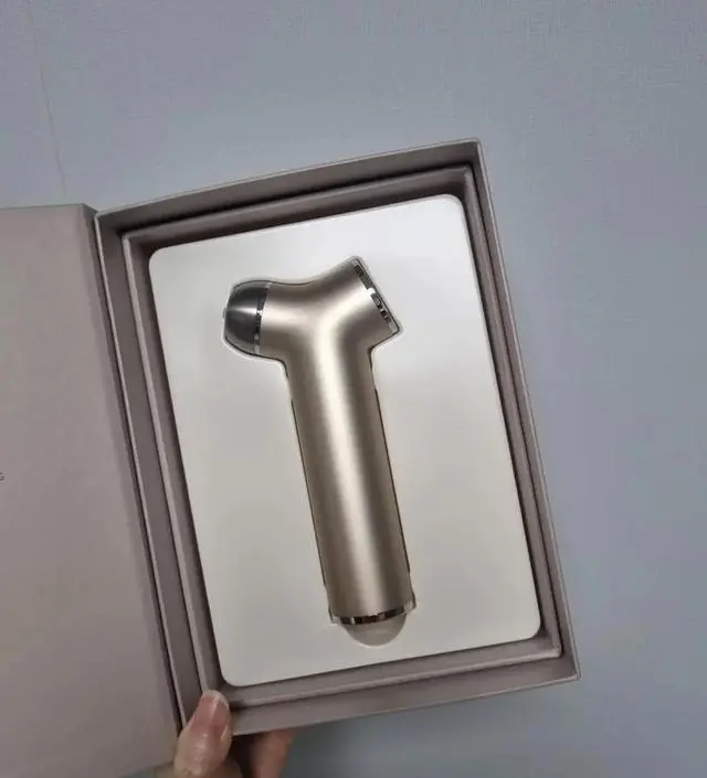 저번부터 계속 눈여겨 봤었는데 신제품은 참지 못하고 구매 해버렸어요~ 꾸준히 써보고