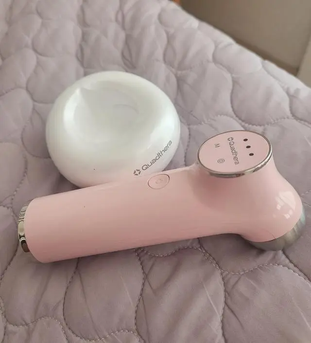 한 손에 쏙 들어가는 크기라서 휴대하기 아주 좋아요! 배송도 진짜 빨라서 만족입니다ㅎ