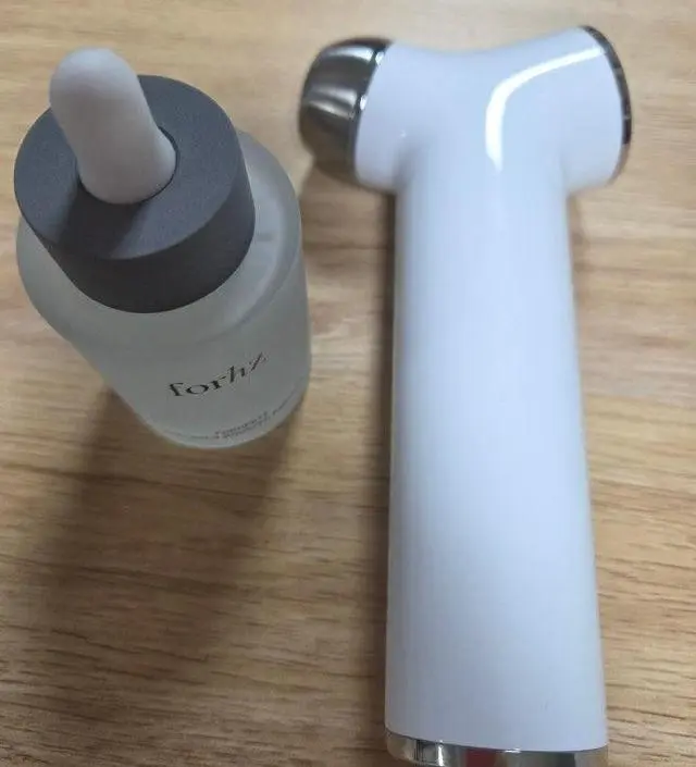 배송받고 총 세번사용했어요~ 두번은 앰플도포하고했고 한번은 부직포마스크팩 하고 사