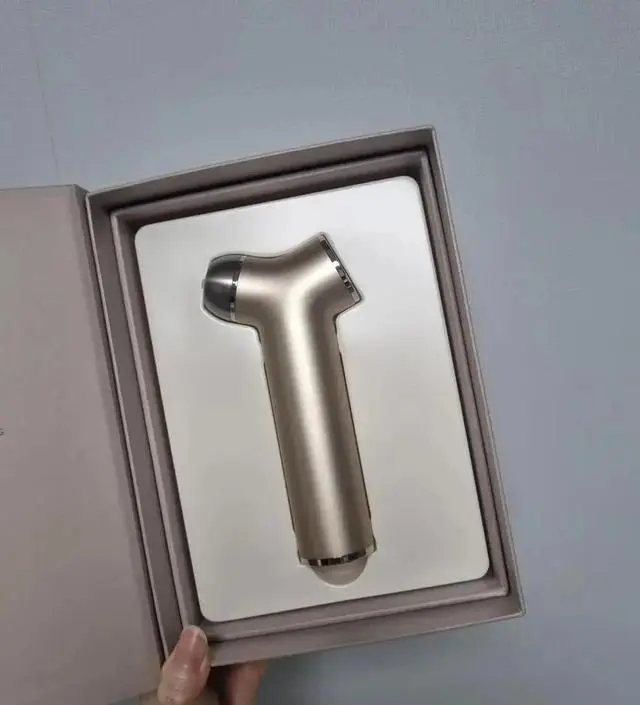 저번부터 계속 눈여겨 봤었는데 신제품은 참지 못하고 구매 해버렸어요~ 꾸준히 써보고