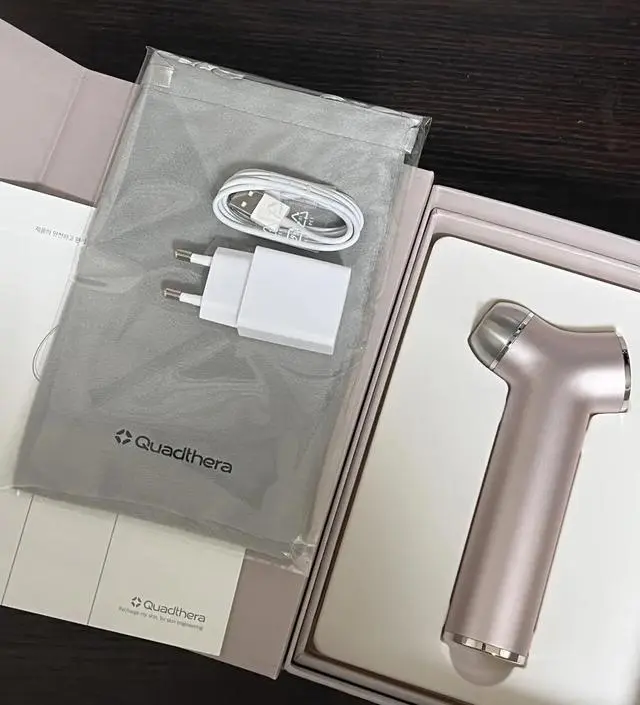 저는 피부에 너무 관심 많아서 이것저것 관리기 다 써보는데 쿼드쎄라도 앞전꺼도 만족