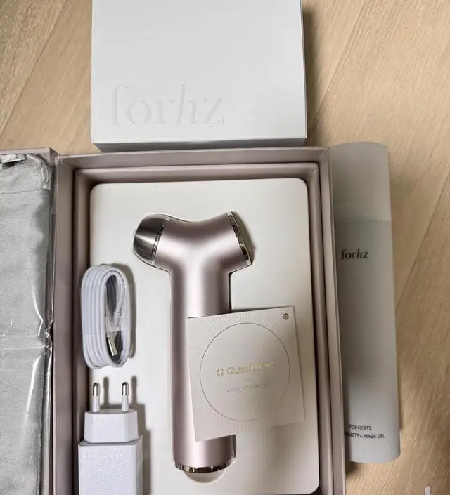 와 ~  좋네요  가격 비싸지만 전혀 후회하지 않아요 ~  뾰루지가 납작해져요 ~~  짱짱 